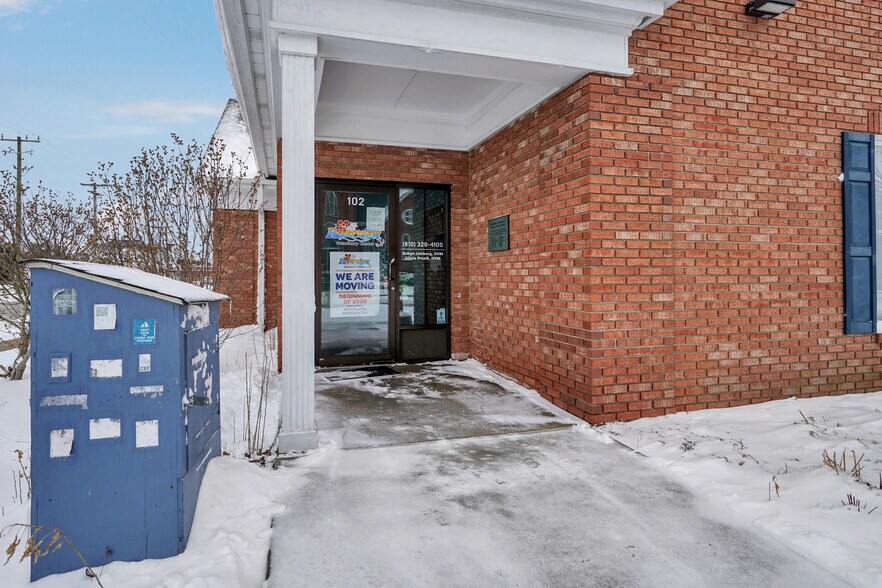 102 S 3rd St, Saint Clair, MI à vendre - Photo du bâtiment - Image 2 de 12