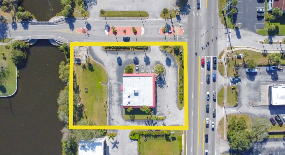 725 N Wickham Rd, Melbourne, FL à vendre - Photo du bâtiment - Image 3 de 8