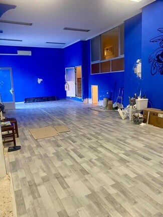 Plus de détails pour Commerce de détail à louer