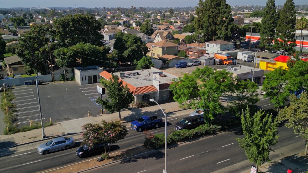 130 W Manchester Ave, Los Angeles, CA for sale - Primary Photo - Image 1 of 9