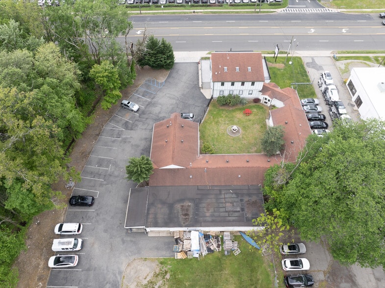 1221 Bloomfield Ave, Fairfield, NJ à vendre - Photo du bâtiment - Image 3 de 5