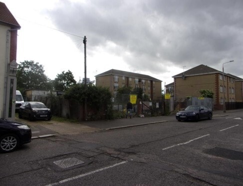 197 Dock Road, Tilbury for lease Primary Photo- Image 1 of 2