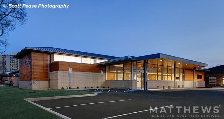 1370 Addison Rd, Cleveland, OH à vendre - Photo principale - Image 1 de 5