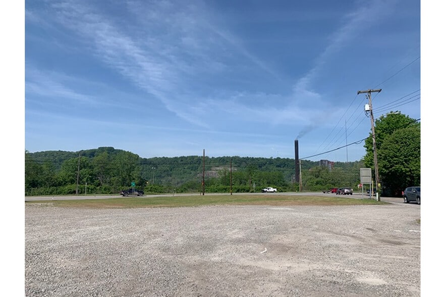 1620 Main St, Follansbee, WV for sale - Building Photo - Image 2 of 12