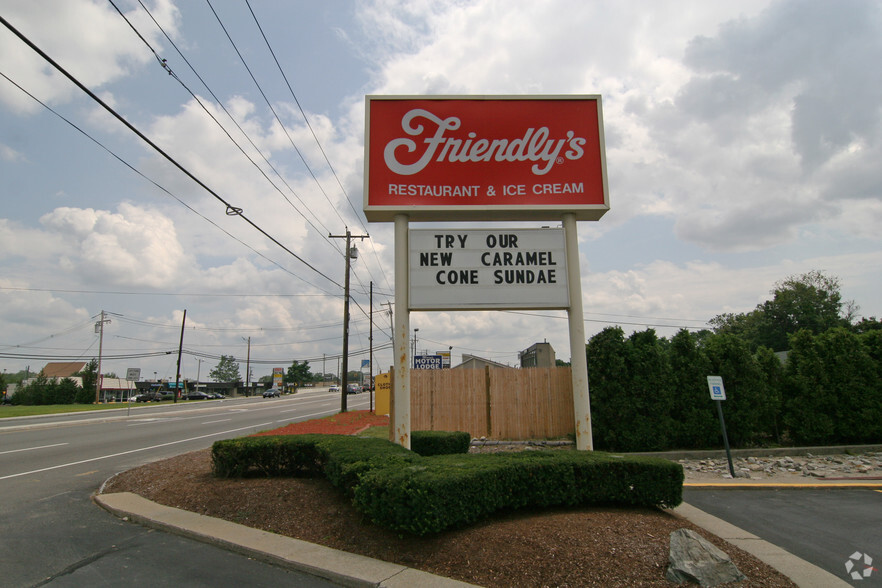 1151 Fall River Ave, Seekonk, MA for lease - Building Photo - Image 2 of 5