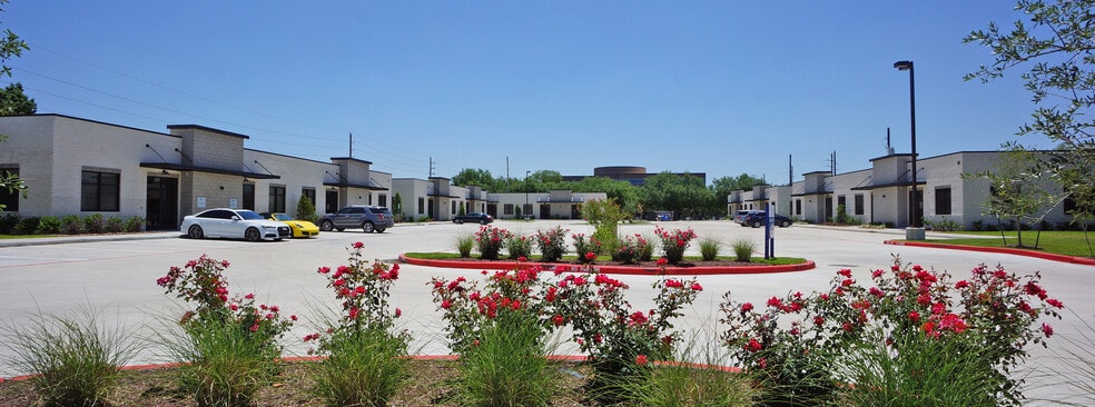 12440 Emily Ct, Sugar Land, TX for lease - Building Photo - Image 3 of 24