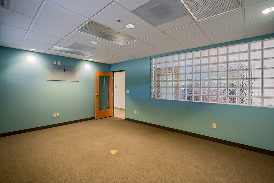 2475 E Water St, Tucson, AZ for lease - Interior Photo - Image 3 of 23