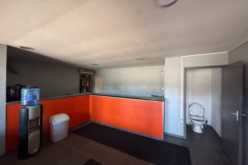 Flex in Montpellier for lease - Interior Photo - Image 3 of 6