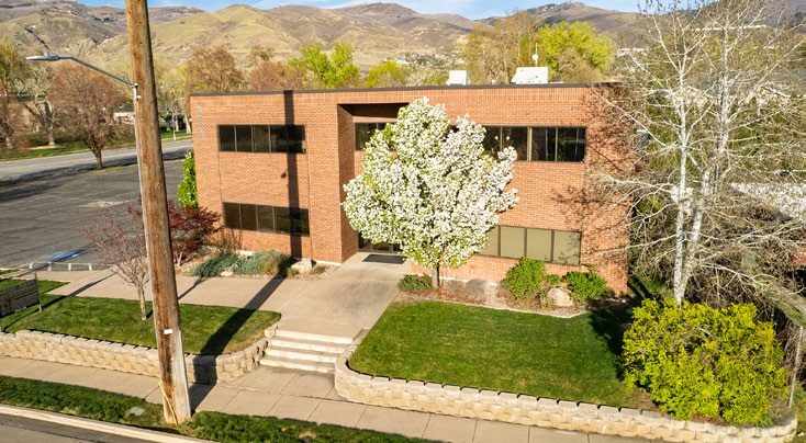 380 N 200 W, Bountiful, UT à vendre - Photo du bâtiment - Image 2 de 17