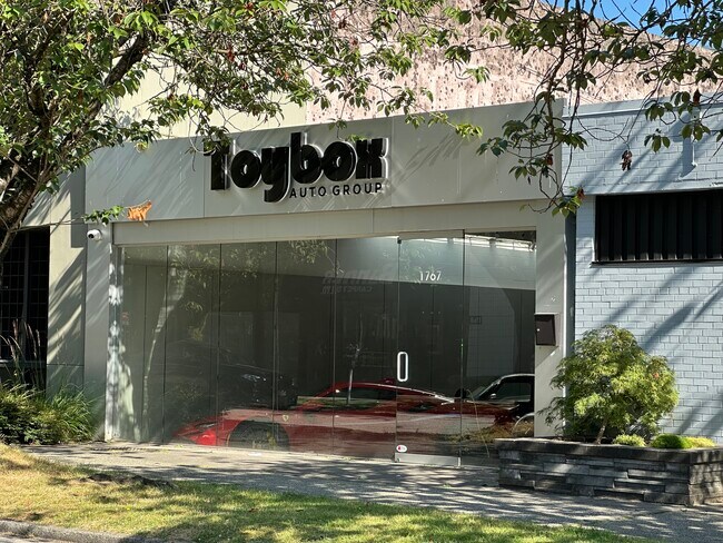 Plus de détails pour 1767 W 3rd Ave, Vancouver, BC - Commerce de détail à louer