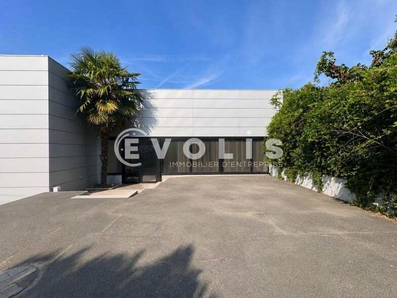 Flex in Saint-Maur-des-Fossés for lease - Building Photo - Image 2 of 7