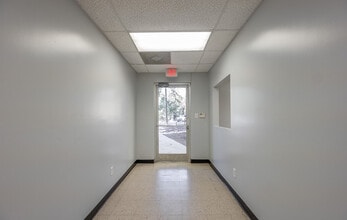 2420 Kiss Dr, Durham, NC à louer Photo intérieure- Image 1 de 18