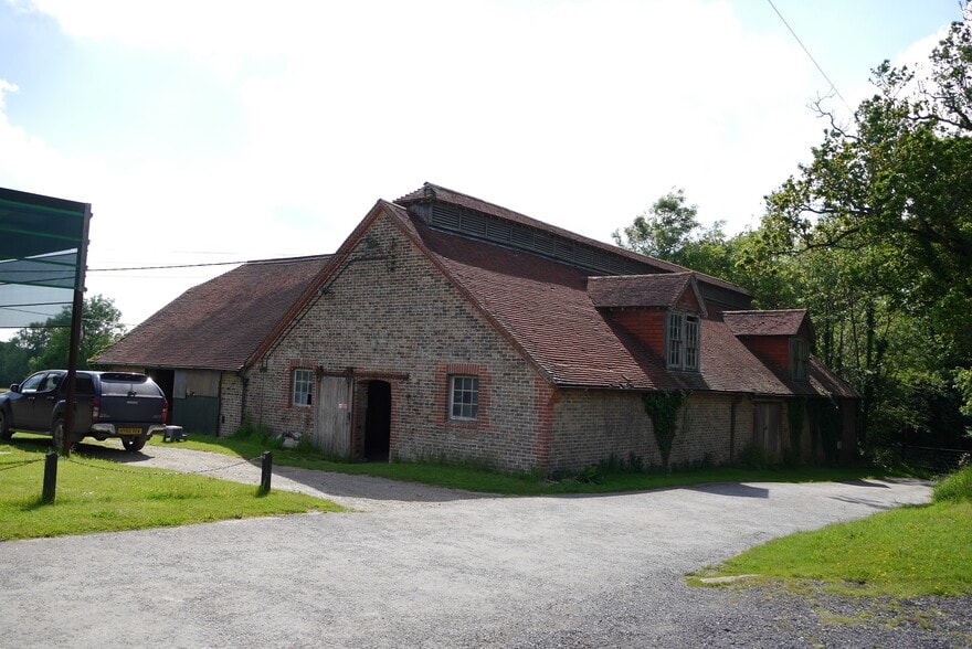 Brick Barn, Garstons Farm, Bolney Chapel Rd, Bolney à louer - Photo du bâtiment - Image 3 de 6