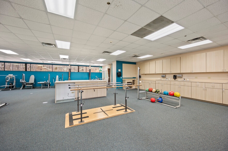 257 W Kings Hwy, Eden, NC à vendre - Photo du bâtiment - Image 3 de 8