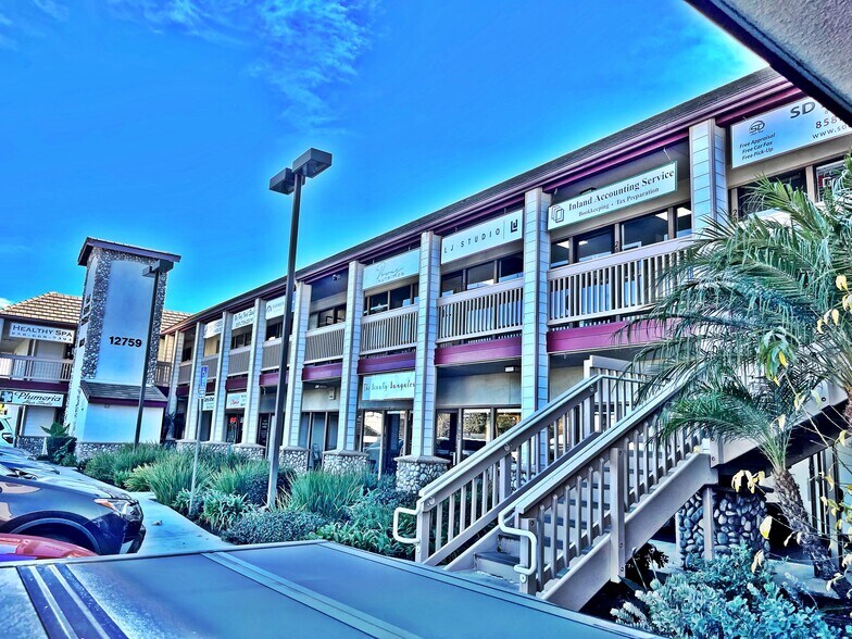 12759 Poway Rd, Poway, CA à louer - Photo du bâtiment - Image 1 de 7