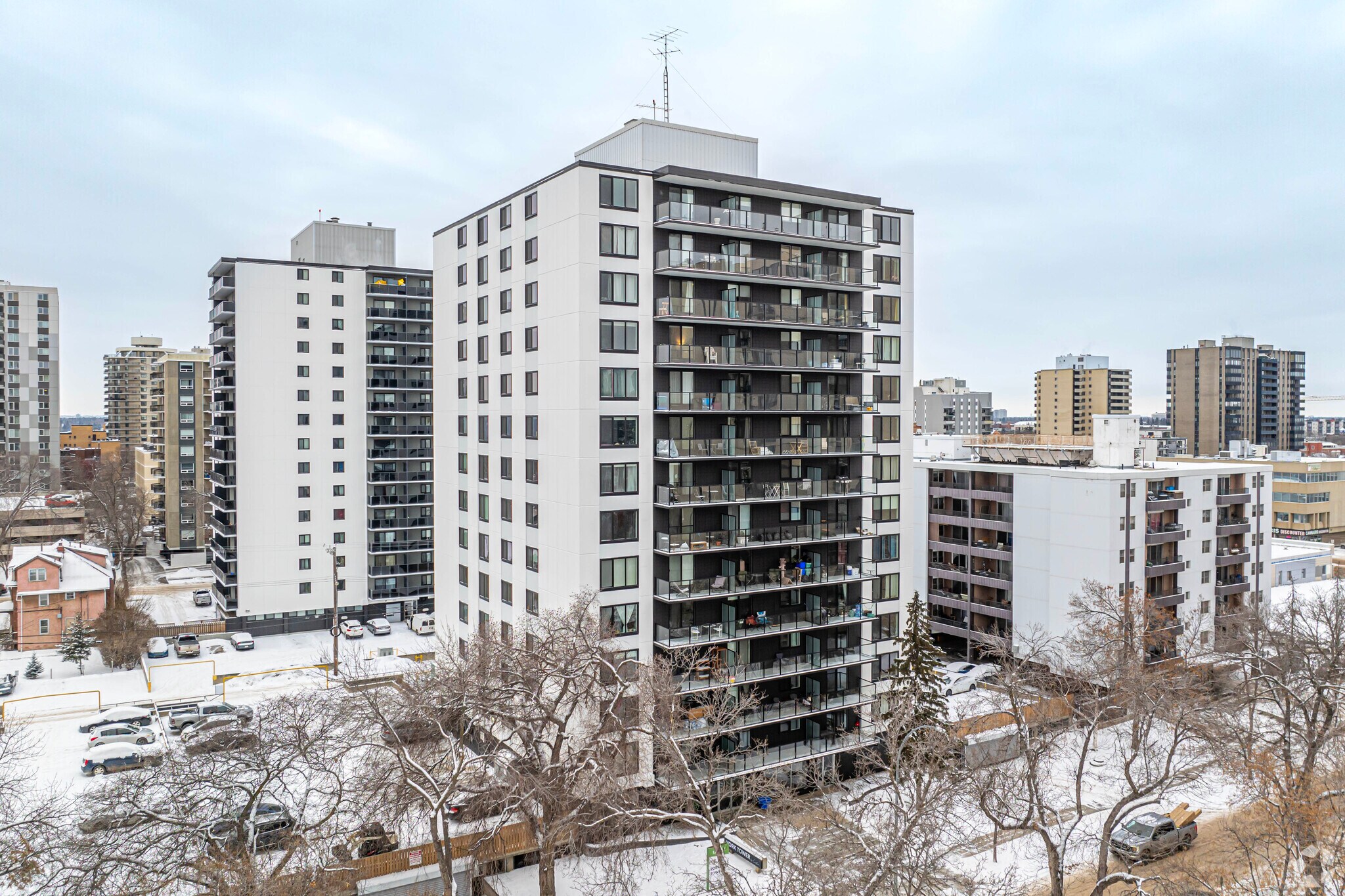 10030 114th St NW, Edmonton, AB for lease Primary Photo- Image 1 of 25