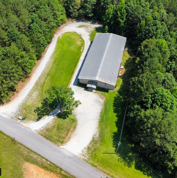 1689 Southwood Dr, Iuka, MS à vendre - Photo du bâtiment - Image 2 de 8