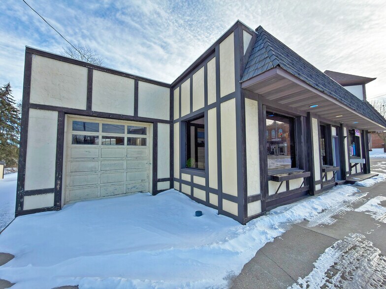 409 Rice St, Elmore, OH à vendre - Photo du bâtiment - Image 3 de 3
