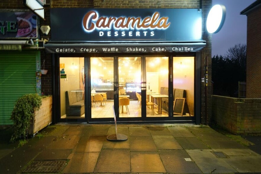 77 Lodge Ln, Grays for lease - Building Photo - Image 1 of 16