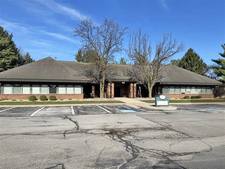520 Park Place Cir, Mishawaka, IN for lease - Building Photo - Image 2 of 13
