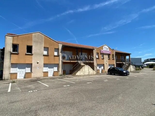 Flex in Chaponnay for sale Building Photo- Image 1 of 5