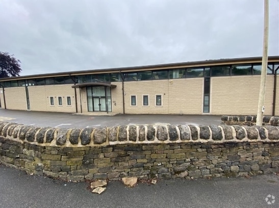 Burnley Rd, Mytholmroyd for lease Primary Photo- Image 1 of 7