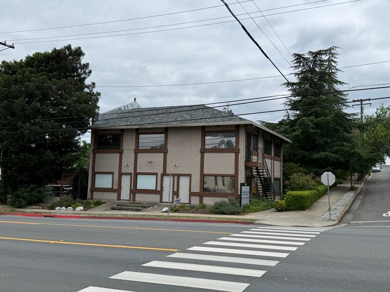1975 Placer St, Redding, CA for sale - Primary Photo - Image 1 of 14