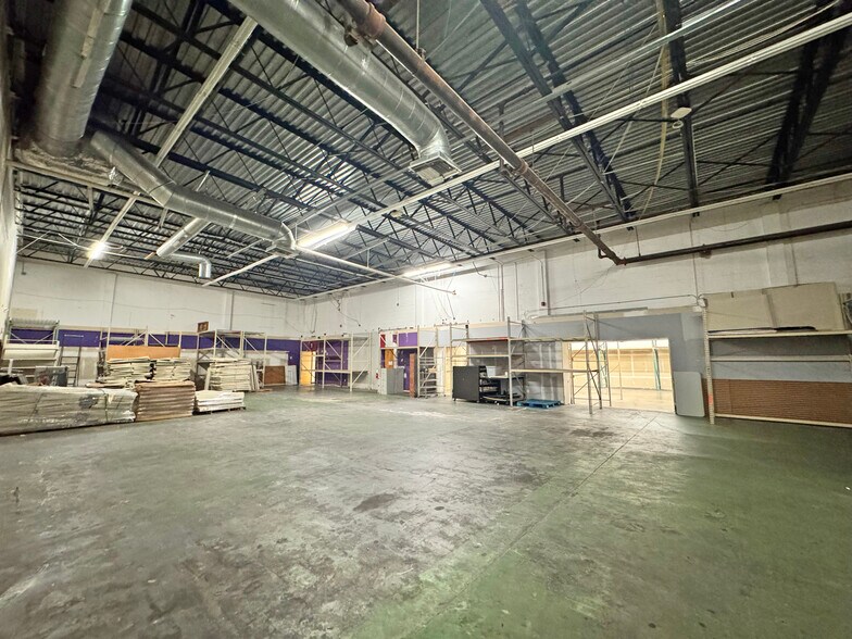 4429 Cleveland Ave, Fort Myers, FL à louer - Photo du bâtiment - Image 3 de 17