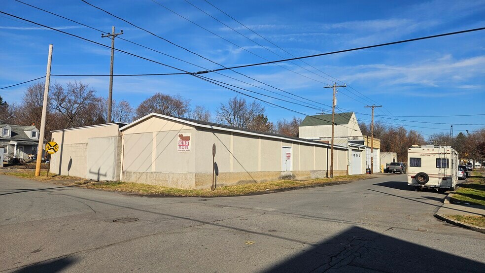 2409 Amelia Ave, Scranton, PA à vendre - Photo du bâtiment - Image 2 de 3