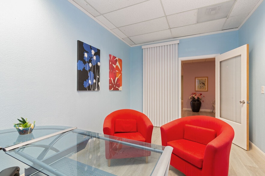 830 Stewart Dr, Sunnyvale, CA for sale - Interior Photo - Image 3 of 29