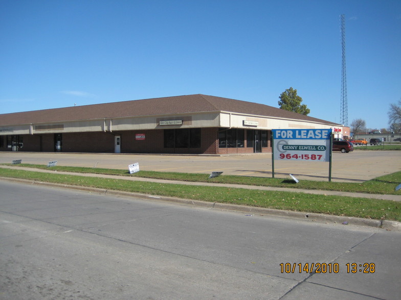 2nd Ave & Lake Park Blvd, Muscatine, IA for lease - Building Photo - Image 1 of 2