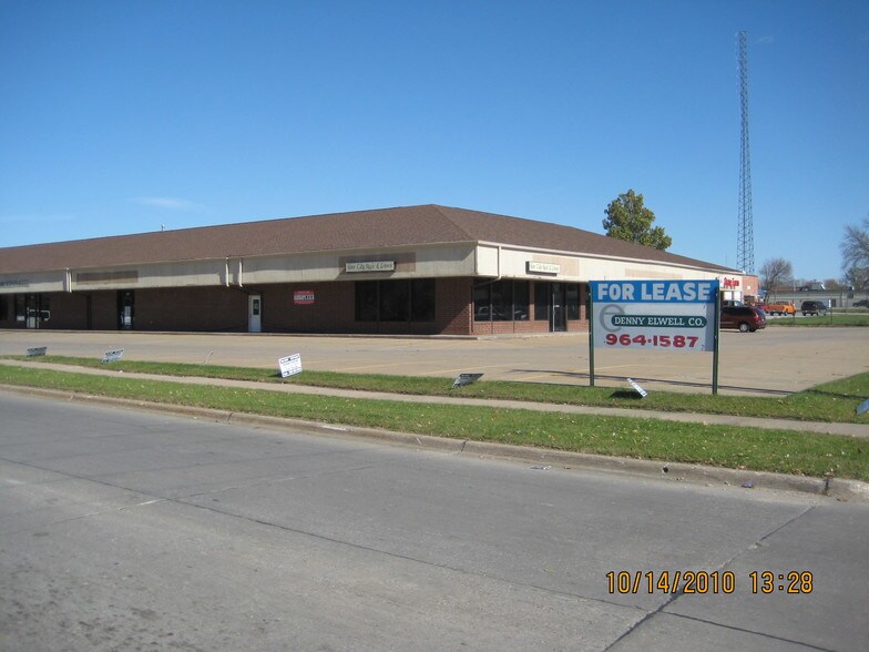 2nd Ave & Lake Park Blvd, Muscatine, IA à louer - Photo du bâtiment - Image 1 de 2