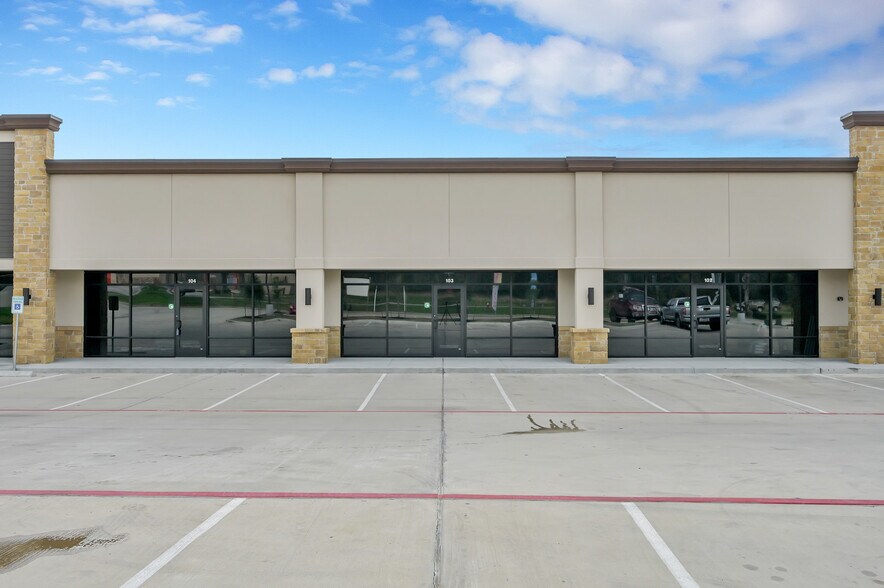 22453 W. Farm to Market 1097, Montgomery, TX à louer - Photo du bâtiment - Image 2 de 23