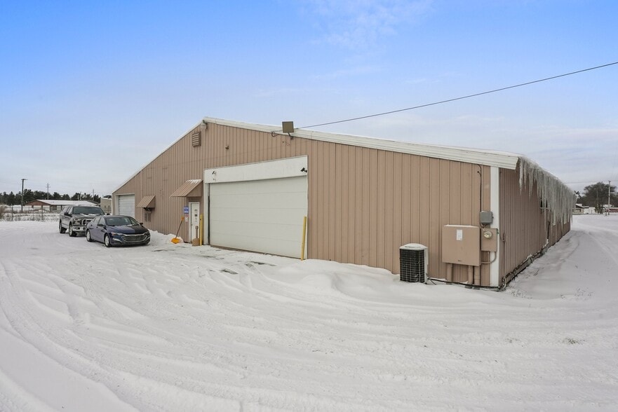 402 Huron St, Grayling, MI for sale - Building Photo - Image 2 of 23