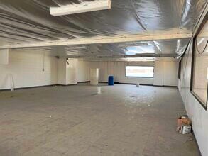 9837 Glenoaks Blvd, Sun Valley, CA for lease Building Photo- Image 2 of 4