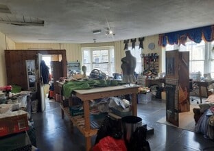 46 Trelowarren St, Camborne for lease Interior Photo- Image 1 of 3