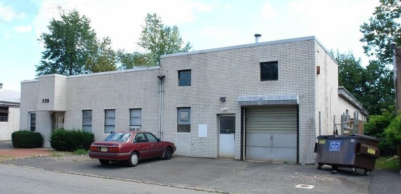 735 Fairfield Ave, Kenilworth, NJ for lease Primary Photo- Image 1 of 3