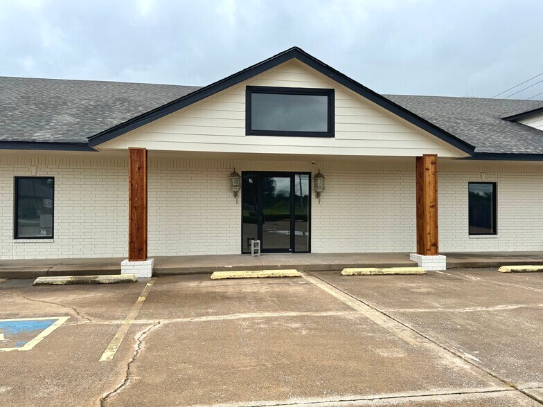 719 E 141st St, Glenpool, OK à louer - Photo du bâtiment - Image 3 de 6