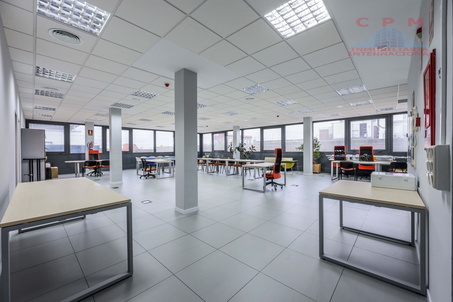Office in Madrid, Madrid for sale Primary Photo- Image 1 of 3