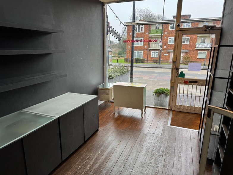227 High Rd, London for lease - Building Photo - Image 2 of 9