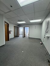 9050 Pines Blvd, Pembroke Pines, FL à louer Photo intérieure- Image 2 de 8