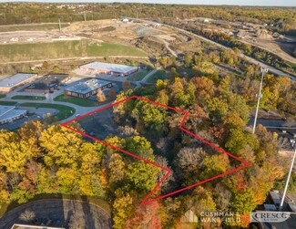 Plus de détails pour 10108 Sweet Valley Dr, Valley View, OH - Terrain à louer