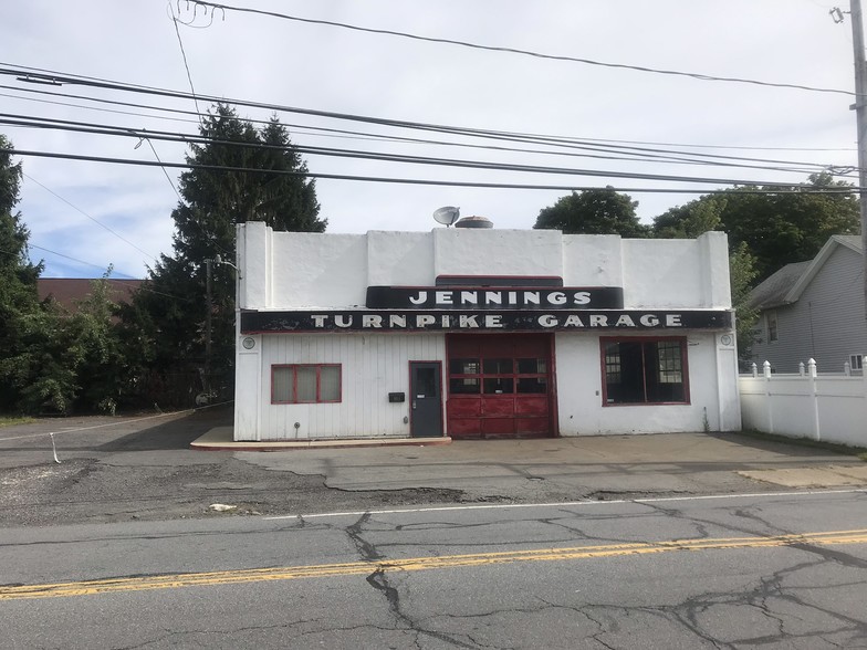 805 E Drinker St, Dunmore, PA à vendre - Photo du bâtiment - Image 1 de 1