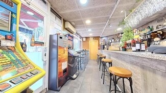 Plus de détails pour Multi-résidentiel à vendre