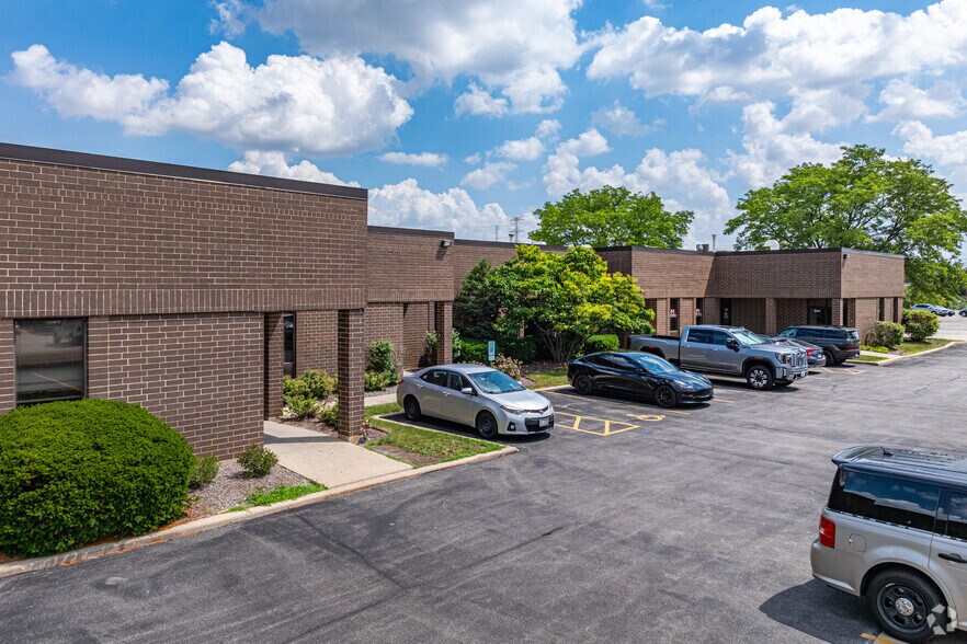 1050-1060 N Dupage Ave, Lombard, IL à louer - Photo du bâtiment - Image 2 de 4