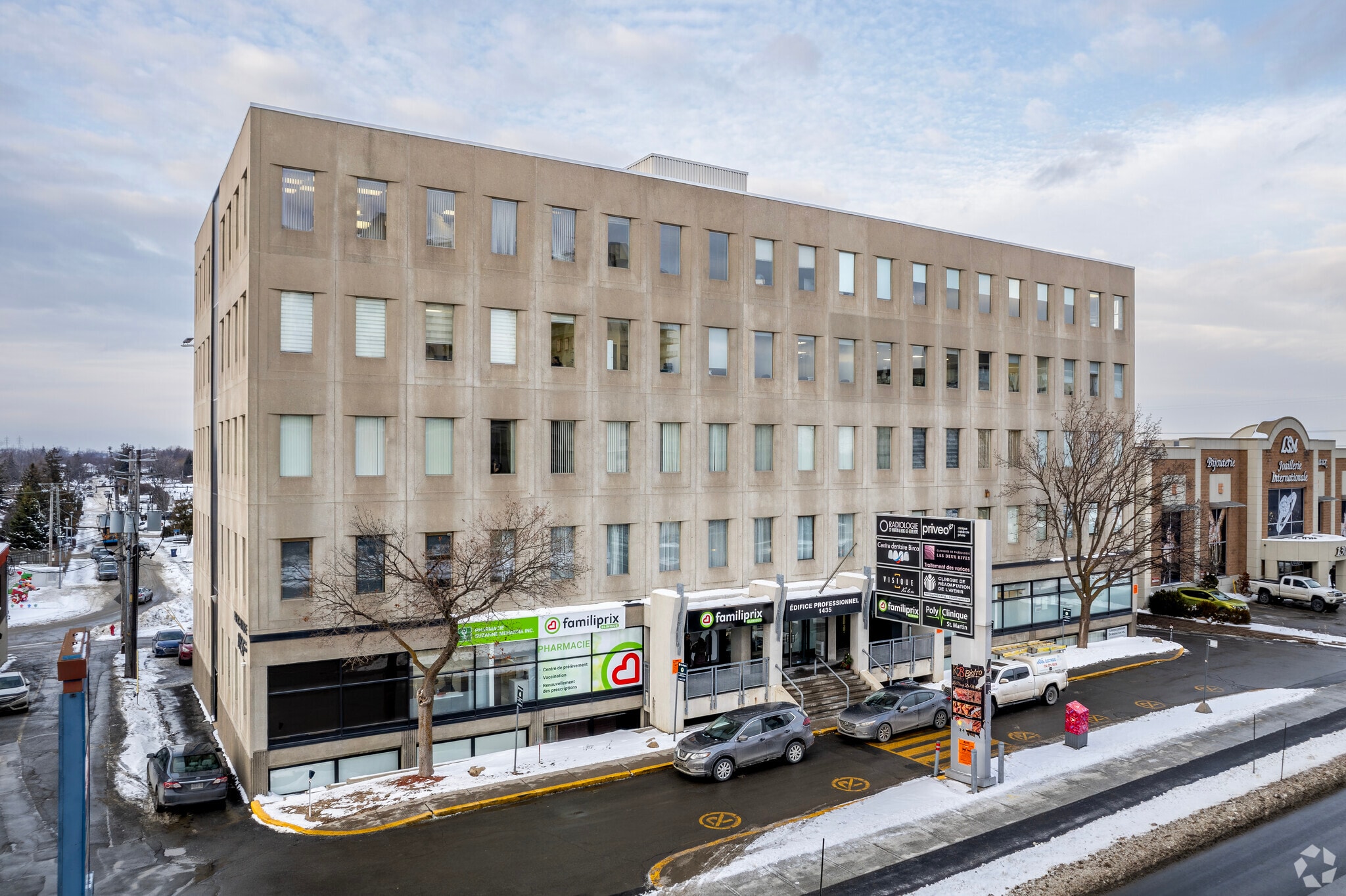 1435 Boul Saint-Martin O, Laval, QC à louer Photo principale- Image 1 de 17