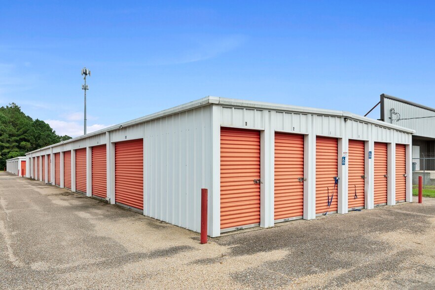 Copper Storage 29-Property SE Portfolio portefeuille de 29 propriétés à vendre sur LoopNet.ca - Photo du bâtiment - Image 3 de 8