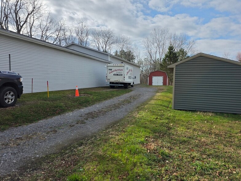 7570 Seneca St, East Aurora, NY for sale - Building Photo - Image 3 of 9