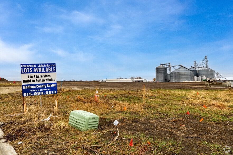 1307 N 4th Ave, Winterset, IA for sale - Primary Photo - Image 2 of 2