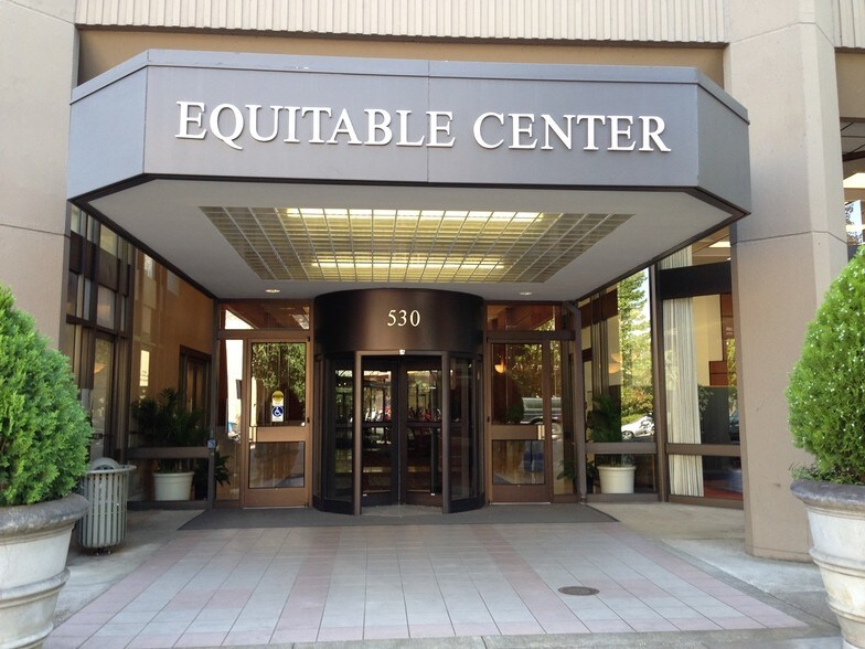 530 Center St NE, Salem, OR à louer - Photo du bâtiment - Image 2 de 6